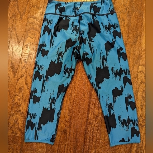 Kyodan reversible yoga pants crop blue & black Woman's Size Medium - Picture 4 of 9